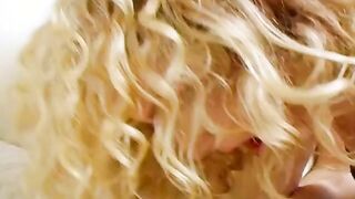 Blondie into hot tights and heels gets drilled on the sofa