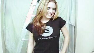 Yong painter gets to pounded babe skank into the living room