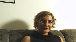 junge unbefriedigte tennie cunt besorgt es sich mit toy selbst vor der kamera
