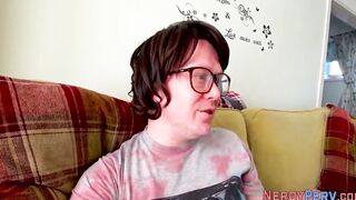 Yorkshire geeks watches huge big tit brit