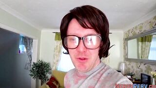 Yorkshire geeks watches huge big tit brit