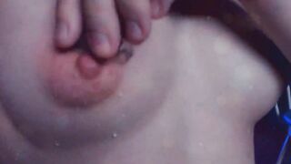 Alexa Kitten: Icy Nipple Tease