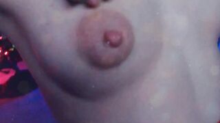 Alexa Kitten: Icy Nipple Tease