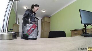 LOAN4K. Promovida a una clase superior en sexo