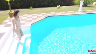 RealityLovers - Seducing The Poolboy