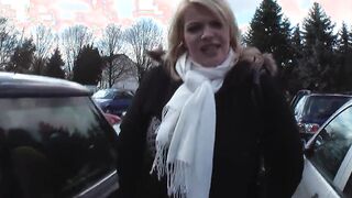 Britney loves twat pumps and dicks