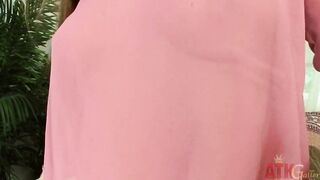 Bombshell red head Farrah Flower screams inside satisfaction while she gets her twat soaked