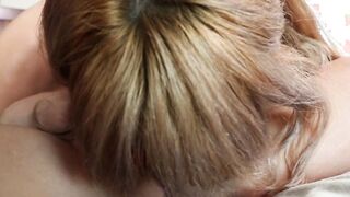 zwei heisse blondinen mit riesen titten fingern und lecken ihre engen pussys