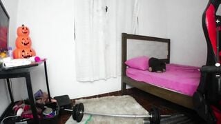 Web Cam camgirl seduce with exercising during broadcast part one