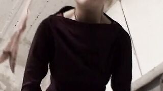blonde bitch offer her cunt to the work man!