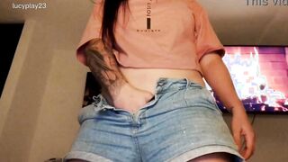 Turned On Colombian camgirl masturbating inside her room