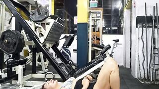 HOTTIE BOOTY WORKOUT OF THE MUSCULAR milf BABE