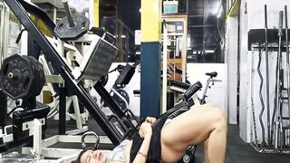 HOTTIE BOOTY WORKOUT OF THE MUSCULAR milf BABE