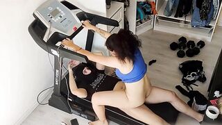 Cuckolding with a thief on a treadmill, he handcuffed me and made me his slave