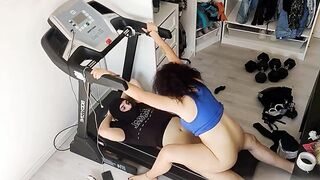 Cuckolding with a thief on a treadmill, he handcuffed me and made me his slave