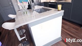 mom Into My Apartment Ready To Blow - Alyssa Vera