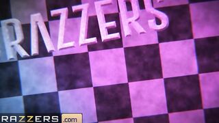 Brazzers - Bubble Ass sensual Luna Star turns barbershop into strip club and grinds it
