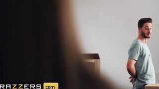 Brazzers - Huge Boobed mom Richelle Ryan Gets a Vulgar Young