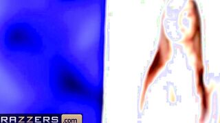 Brazzers - Huge Breasts Latina Desiree Dulce Gets Creampied In The Kitchen