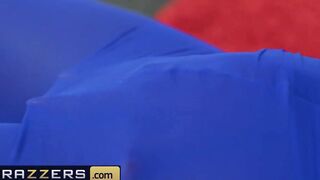 Brazzers - Vulgar masseur drills Ana Foxxx inside her tight booty