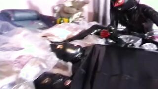 2 sadistic Women follow their husbands