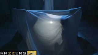 Brazzers - Interracial lesbians Kira Noir & Kristen Scott try real cock