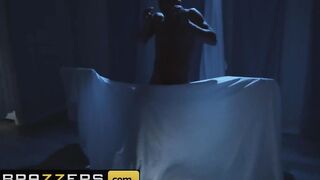 Brazzers - Interracial lesbians Kira Noir & Kristen Scott try real cock