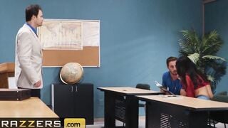 Brazzers - Thicc big tit coed Violet Myers fucks professor into class