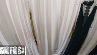 I Know That women - (Liv Wild) - Thrifty Vagina - MOFOS