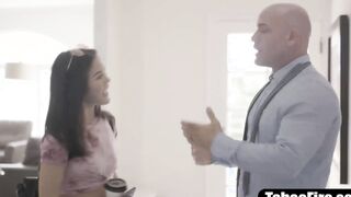 Stepfather helps step-daughter after she pissing inside leggings
