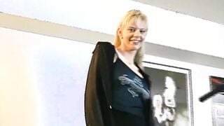 Blondine mit grossen titten bekommt es doggy beim casting