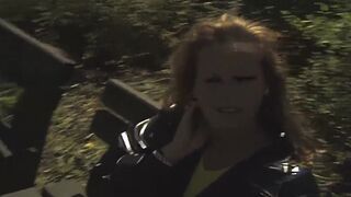 junge hispanic auf der strasse angesprchen und fuer toy casting ueberredet
