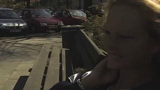 junge hispanic auf der strasse angesprchen und fuer toy casting ueberredet