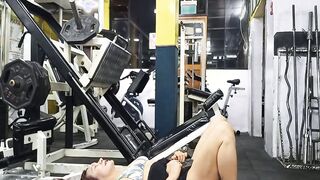 LUSTY BOOTY TRAINING OF THE MUSCULAR milf HOTTIE