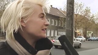 blonde mom bekommt beim casting was zu blasen und die twat gefingert