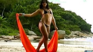 Anal sex on the beach between a goddess dark haired cougar and a pretty vulgar dude