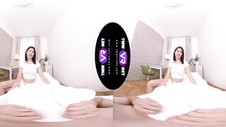 TmwVRnet -Lady Dee- To chat or to suck?