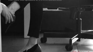 Female Domination Wifey gets her Shoes and Toes licked - Girlfriend Kym