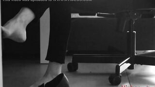 Female Domination Wifey gets her Shoes and Toes licked - Girlfriend Kym
