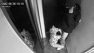 Concealed camera - wifey blown the postman while hubby inside the next door. Euro traditions.