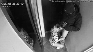 Concealed camera - wifey blown the postman while hubby inside the next door. Euro traditions.