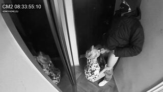 Concealed camera - wifey blown the postman while hubby inside the next door. Euro traditions.