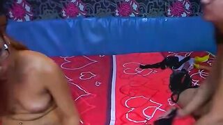 Bombshell Goddess bi sexual girfriends try some lesbo fisting live on web cam