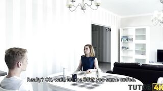 TUTOR4K. Man chose woman preceptor to receive maximal satisfaction during class