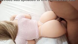 Colombian women with a nice butt agrees to screwed on the edge of the bed
