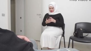 Penis flash. Muslim married mom caught me jerking off inside outside waiting room