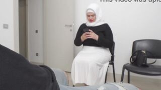 Penis flash. Muslim married mom caught me jerking off inside outside waiting room