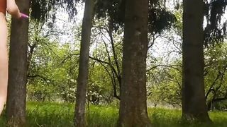 Kitty Longlegs found a crazy sexy spot inside the woods. And decided to got an orgasm using