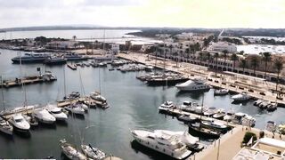 VIXEN - there are different Rules when Hooking up on Vacation
