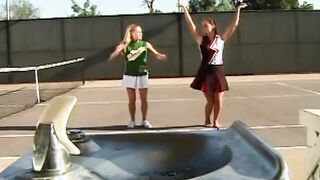 2 19 year old start dyke masturbation on tennis court